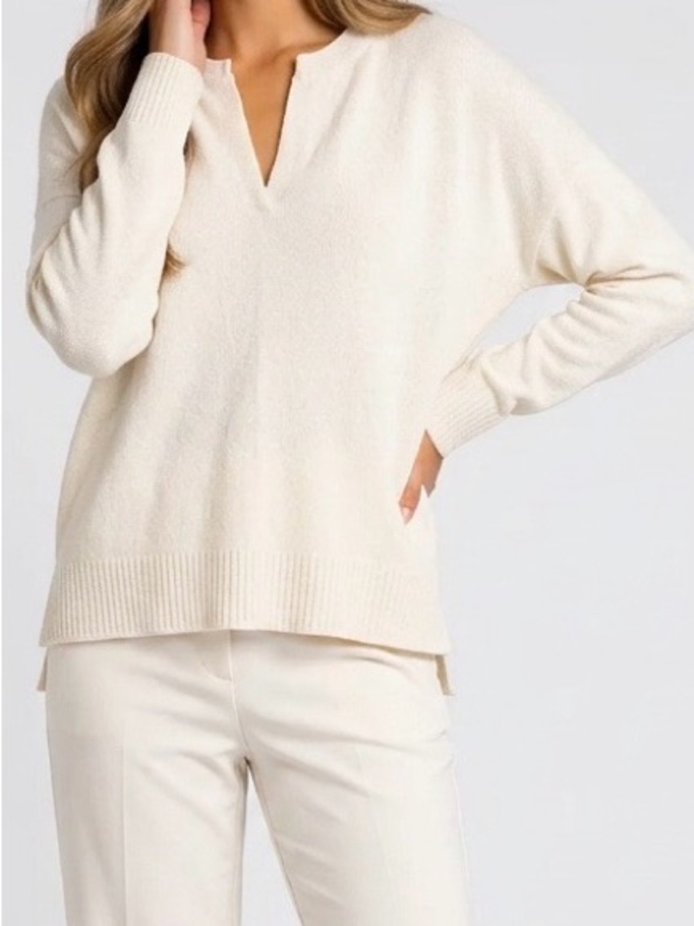 Lilla P Light Cream Notch-Neck Crew Sweater (L)